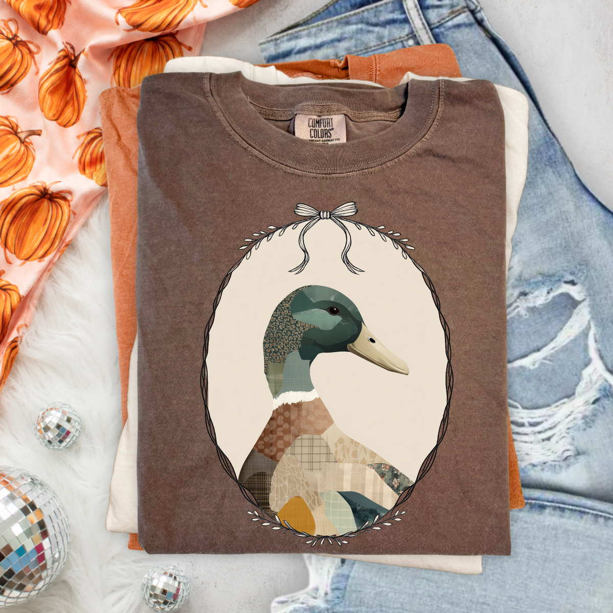 Vintage Look Duck Frame - Fall Woman's Apparel